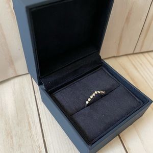 14k white gold curved diamond band